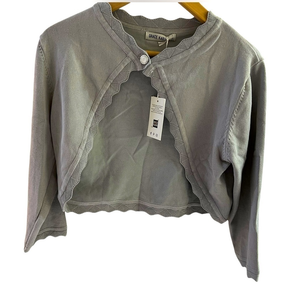 NWT Gray Scalloped knit Cardigan cropped size Large